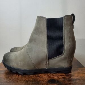 Sorel Joan Of Arctic Wedge 11 Chelsea Boots Size 9 Quarry